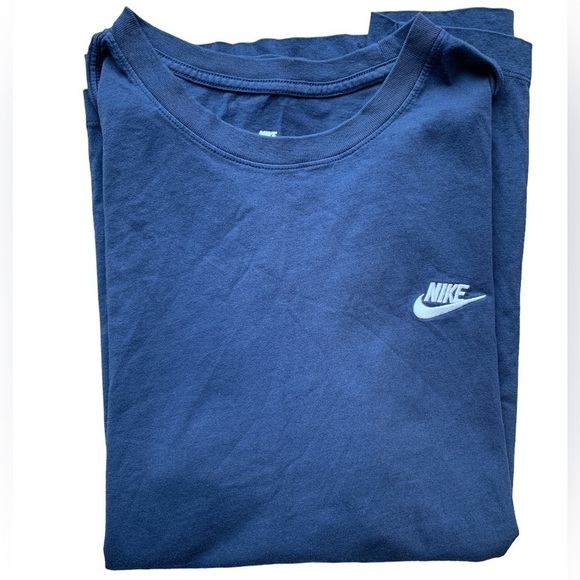 Nike The Nike Tee Short Sleeve T-shirt - Picture 1 of 5